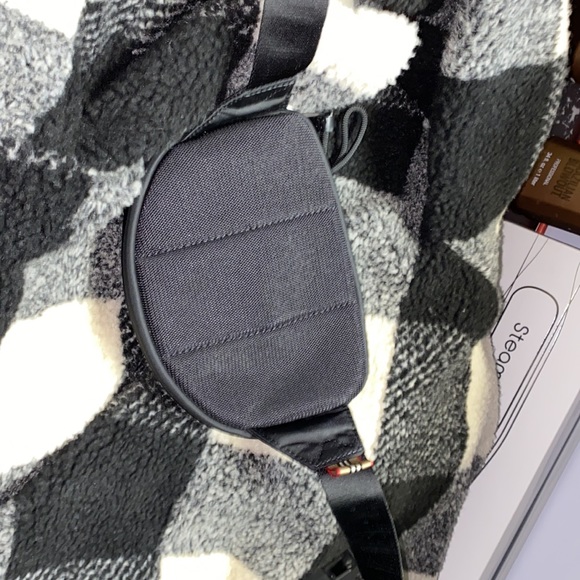 burberry london england black cannon fanny